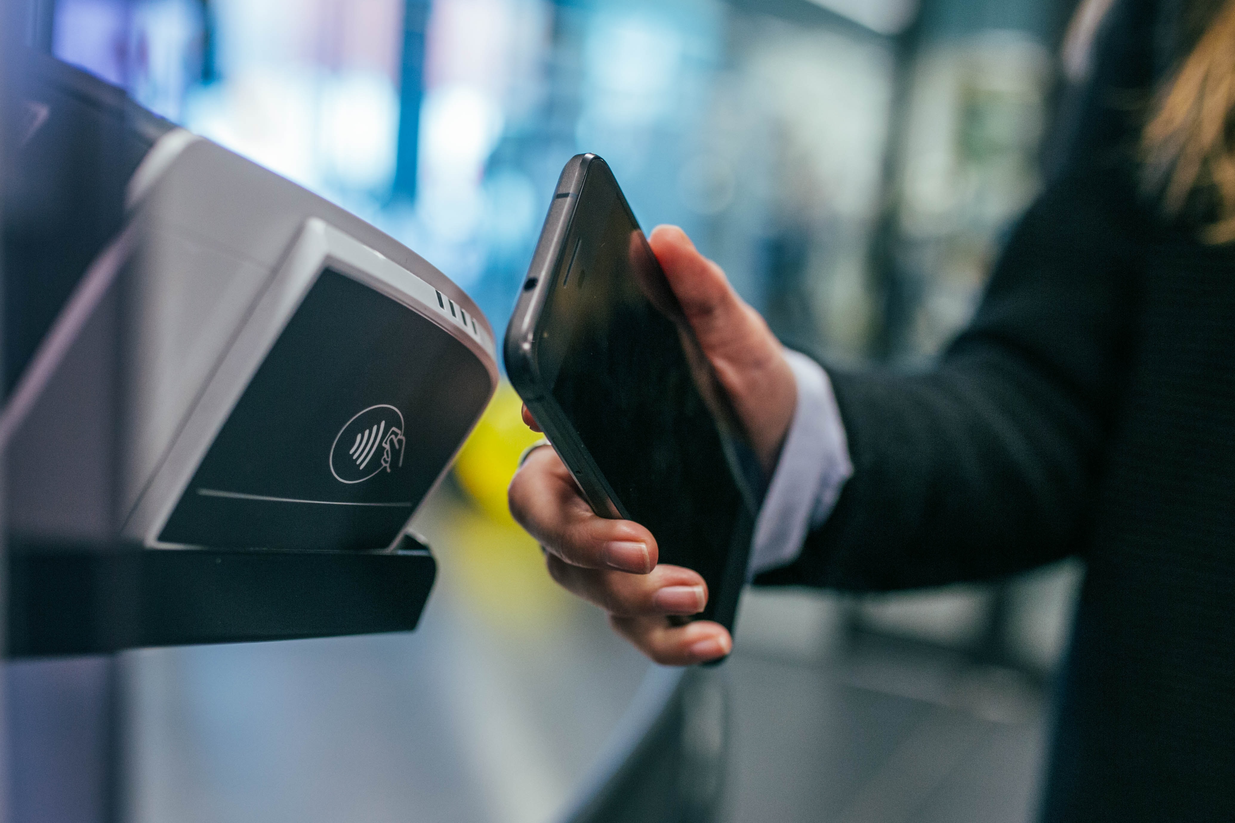 Latest Research Reveals How Over Half of UAE's Population Shifts to Using Digital Wallets