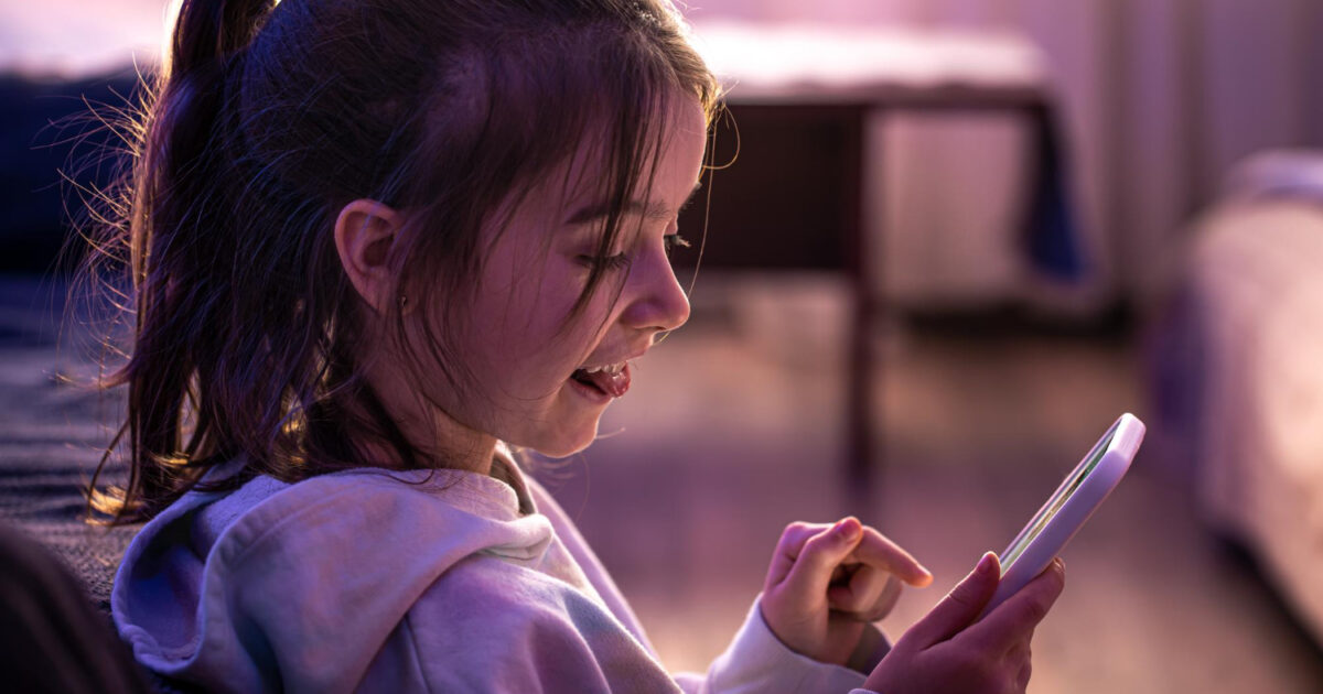 UAE bans social media accounts for children under 15, mandates age verification